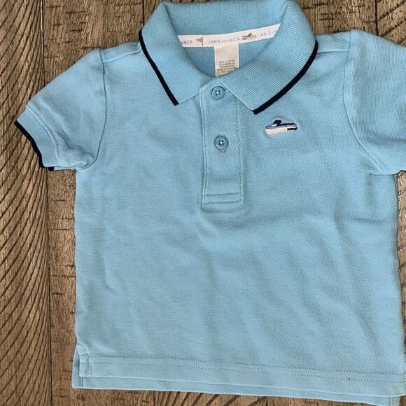 Blue Whale 🐳 💯 cotton shirt 👕 for your wee one ☝️ 2 buttons easy on off. - Picture 7 of 17